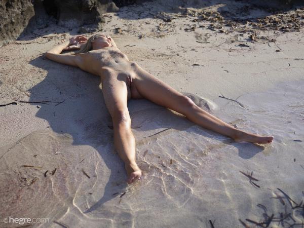 Francy Ibizaのヌードビーチ #41